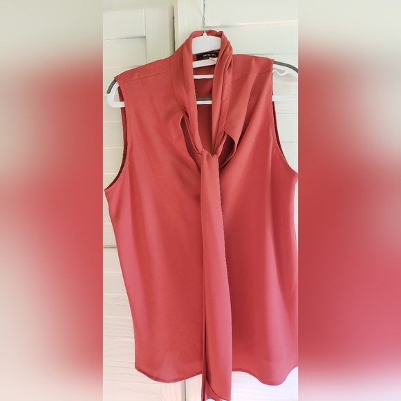 Nine West sleeveless top with tie - Picture 3 of 5